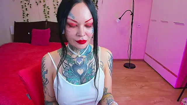 Snapshot of Megan_Black_Moon chatting on November 1, 2025, 9:47 am Megan Black Moon online show from November 1, 2025, 9:47 am