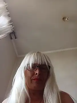 Rousmk1 online show from December 11, 2024, 5:04 pm