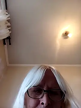 Rousmk1 online show from December 2, 2024, 8:06 pm