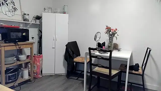 Kittyymaze1 online show from February 20, 2026, 1:24 pm