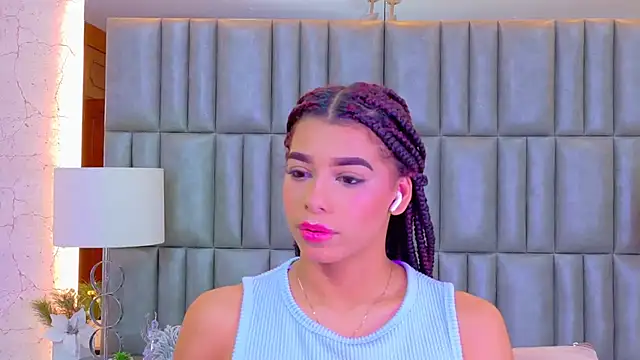 TiaraRosse online show from June 25, 2026, 1:49 pm
