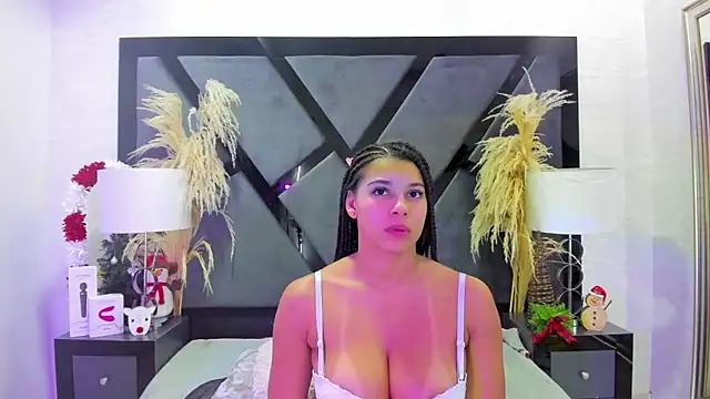 TiaraRosse online show from December 21, 2025, 4:03 am