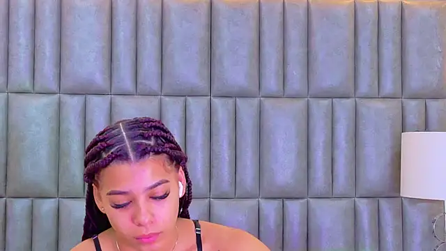 TiaraRosse online show from June 8, 2026, 1:22 pm