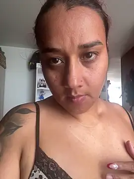 Cafeziitha02 online show from December 1, 2025, 6:31 pm