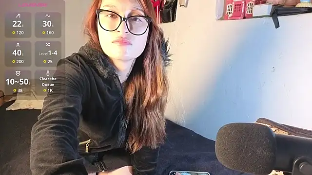 kittenlizz online show from July 8, 2026, 8:09 pm