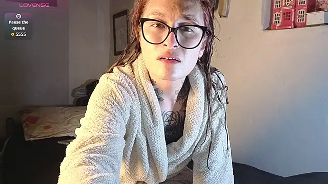 kittenlizz online show from August 4, 2026, 9:30 pm