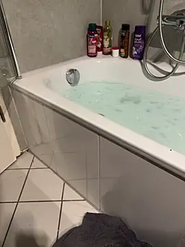 Snapshot of SunnyWild chatting on February 12, 2025, 10:59 pm SunnyWild online show from February 12, 2025, 10:59 pm