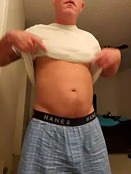 Bigtater1999 online show from October 30, 2025, 9:22 pm