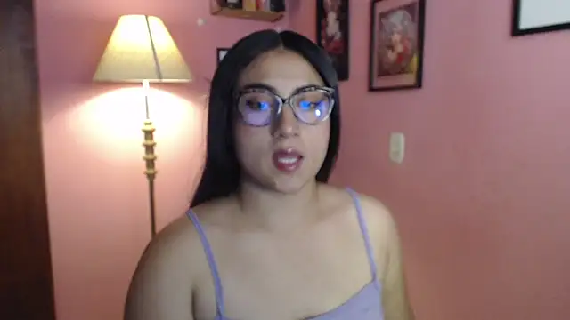 bunnyemilyrose36 online show from April 27, 2026, 2:48 pm