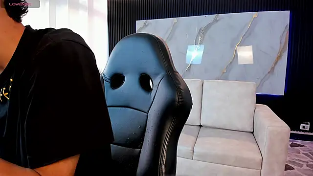 Snapshot of Aaron_Scoot chatting on March 9, 2026, 8:34 pm Aaron Scoot online show from March 9, 2026, 8:34 pm