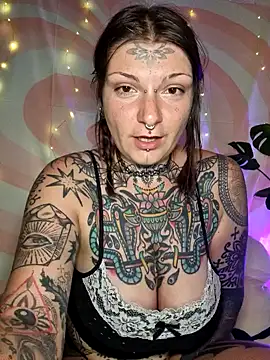 lizzardqueeen online show from March 7, 2026, 5:03 am