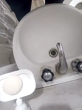 fercxxxho25 online show from September 28, 2025, 3:57 am