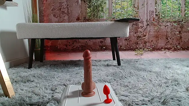 priselvis23 online show from March 18, 2025, 7:01 pm