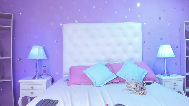 scarlette 15  online show from February 11, 2026, 3:17 am