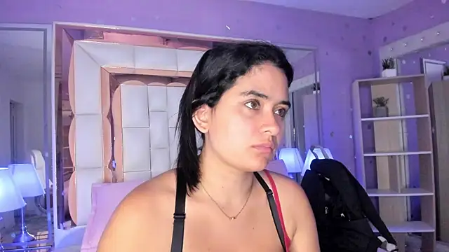 scarlette 15  online show from August 4, 2026, 3:11 am