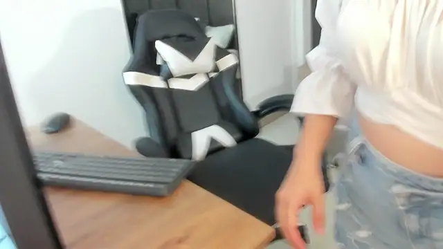 Snapshot of alma_fenix chatting on February 12, 2026, 1:11 pm alma fenix online show from February 12, 2026, 1:11 pm