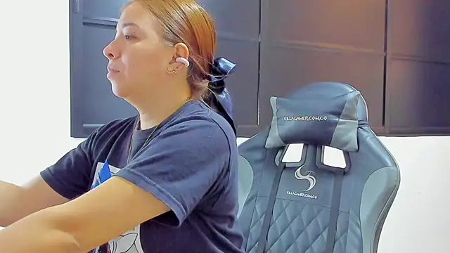 alma fenix online show from September 9, 2025, 12:36 pm