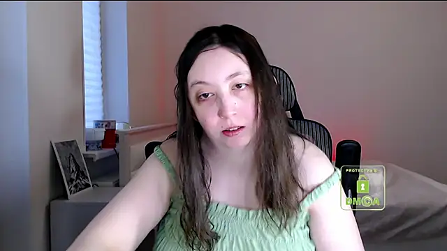 cute and hot online show from February 21, 2026, 2:41 pm