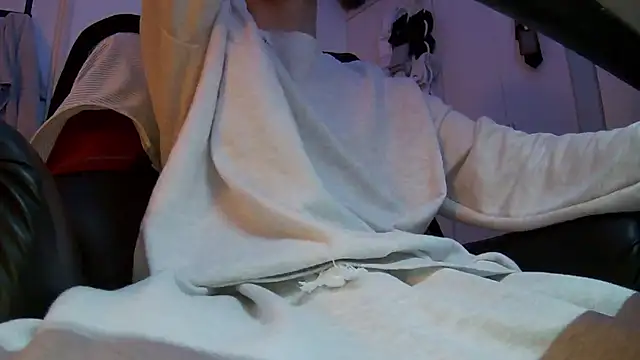 Snapshot of Ray175oo chatting on February 21, 2026, 5:15 pm Ray175oo online show from February 21, 2026, 5:15 pm