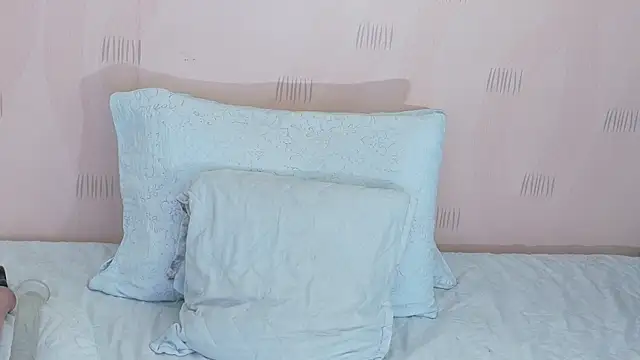 hotlatinateacher online show from September 21, 2025, 11:59 am