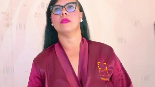 hotlatinateacher online show from September 15, 2025, 7:58 pm