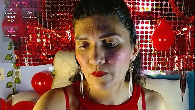 Snapshot of venus_swet_ chatting on February 15, 2026, 2:12 am venus swet online show from February 15, 2026, 2:12 am