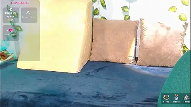 Snapshot of venus_swet_ chatting on March 23, 2026, 9:47 pm venus swet online show from March 23, 2026, 9:47 pm