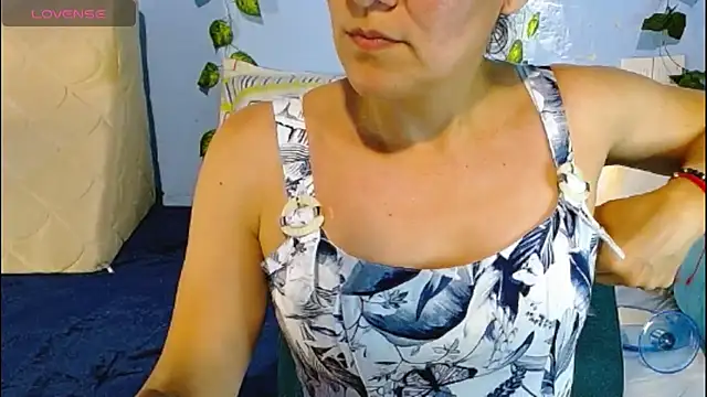 Snapshot of venus_swet_ chatting on February 9, 2026, 12:52 am venus swet online show from February 9, 2026, 12:52 am