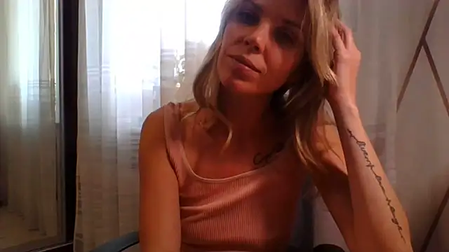 VelvetLove287 online show from June 17, 2026, 10:36 am