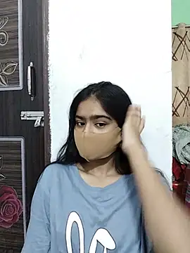 Snapshot of Arisha- chatting on August 3, 2026, 11:49 am Arisha- online show from August 3, 2026, 11:49 am