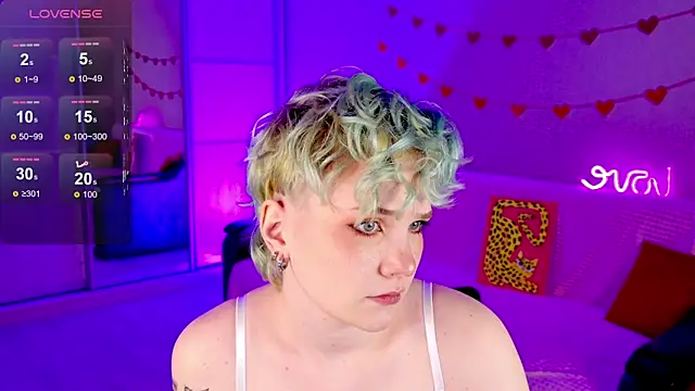 School Love online show from March 16, 2025, 1:06 pm