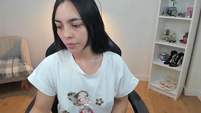 Snapshot of _BellaEvans_ chatting on March 2, 2026, 6:03 am BellaEvans online show from March 2, 2026, 6:03 am