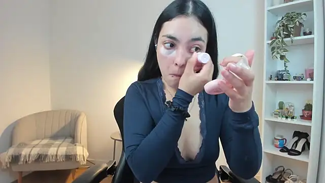 Snapshot of _BellaEvans_ chatting on March 19, 2026, 5:40 am BellaEvans online show from March 19, 2026, 5:40 am