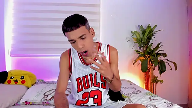 aldrinwhite online show from September 22, 2025, 6:36 pm