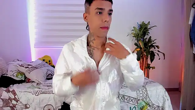 aldrinwhite online show from September 14, 2025, 5:35 pm