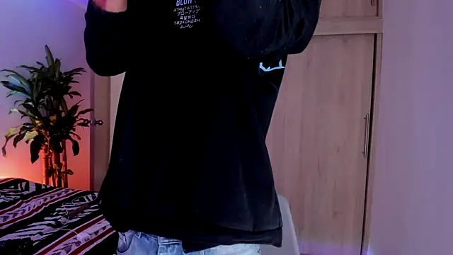 aldrinwhite online show from November 3, 2025, 6:55 pm