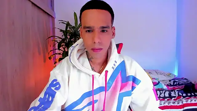 aldrinwhite online show from April 25, 2026, 5:21 pm
