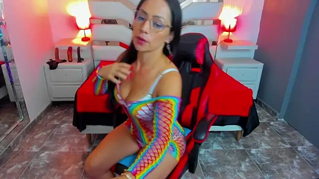 KateTompson  online show from September 21, 2025, 12:21 pm