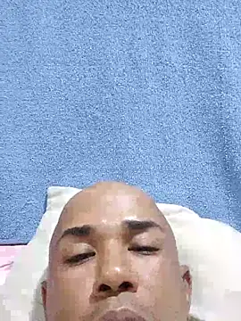 Frankie0880 online show from February 22, 2025, 4:51 am