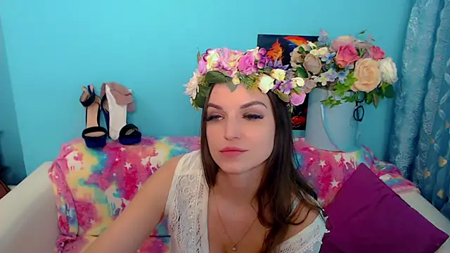 LindaaLu online show from March 16, 2025, 5:25 am