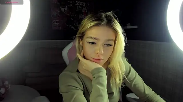 Anna Robinson online show from February 9, 2026, 10:52 pm