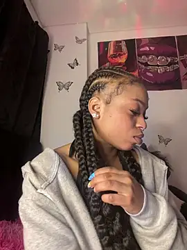 Melany Williams online show from April 28, 2026, 12:42 am