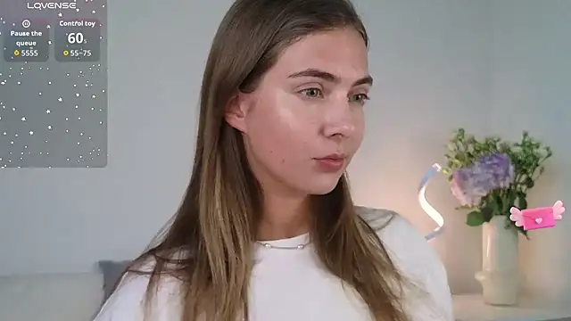 chloi hes online show from October 9, 2025, 11:11 am