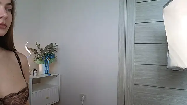 Snapshot of chloi_hes chatting on May 13, 2026, 10:33 am chloi hes online show from May 13, 2026, 10:33 am