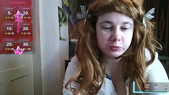 Cora Maro online show from May 25, 2026, 12:15 pm