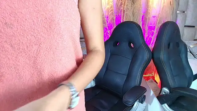 Emelie Ch1 online show from February 21, 2025, 9:45 am