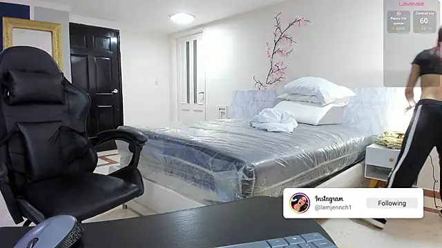 Snapshot of charolbruce_1 chatting on March 13, 2026, 11:59 am charolbruce 1 online show from March 13, 2026, 11:59 am