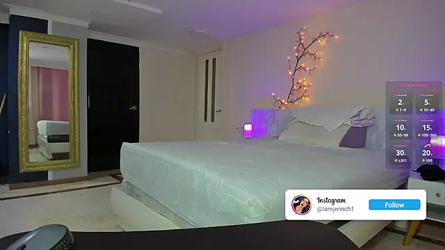 charolbruce 1 online show from December 3, 2025, 12:37 pm