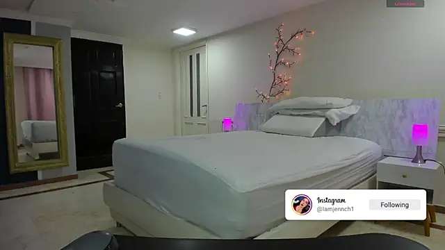 Snapshot of charolbruce_1 chatting on February 26, 2026, 11:43 am charolbruce 1 online show from February 26, 2026, 11:43 am