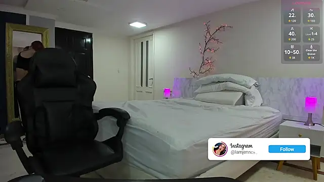 Snapshot of charolbruce_1 chatting on March 7, 2026, 11:59 am charolbruce 1 online show from March 7, 2026, 11:59 am